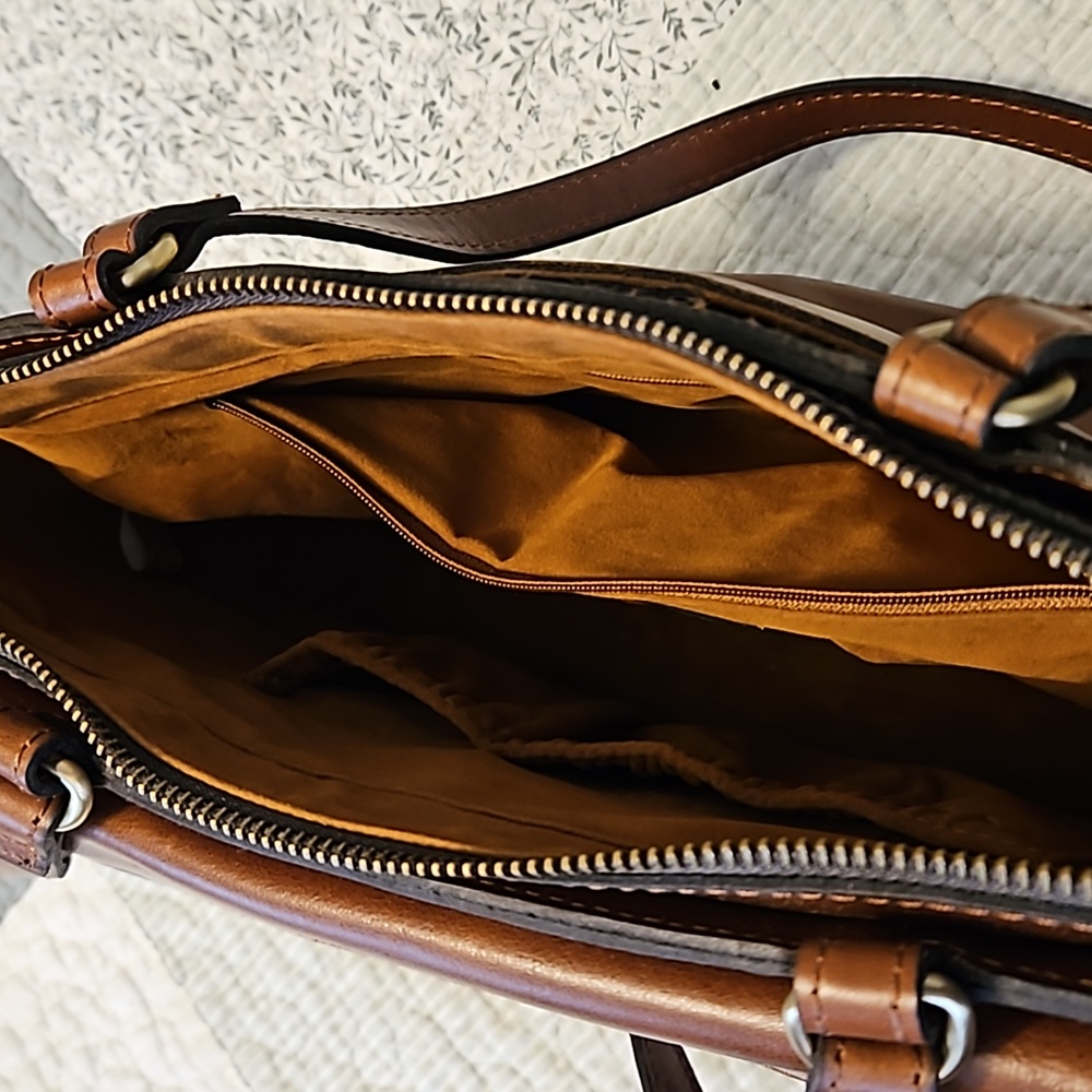 Purse - Picture 3 of 3